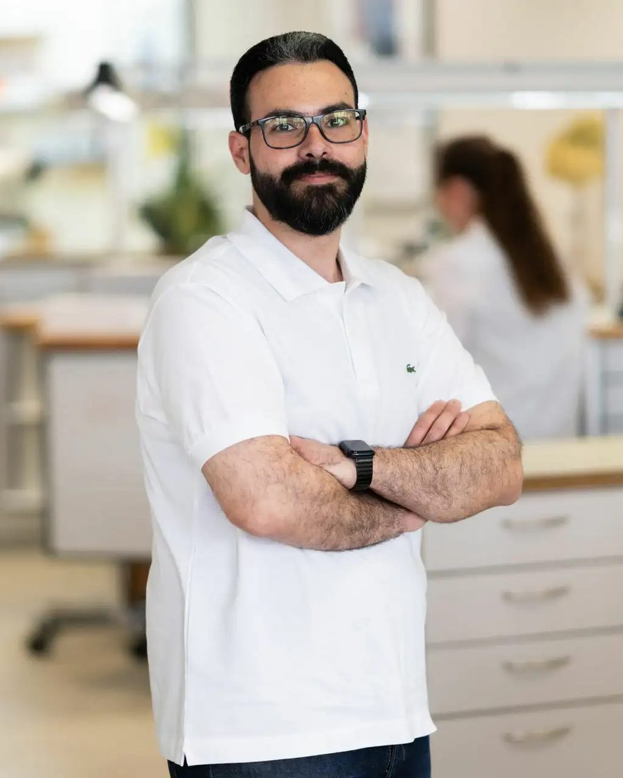 Rasheed im Labor von Zahntechnik Balz